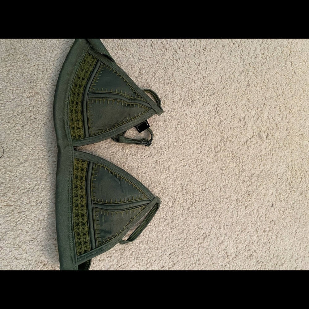 Triangl green bikini top